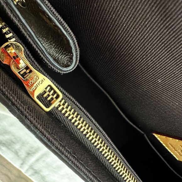 Louis Vuitton Monogram Cluny BB - Picture 15 of 16